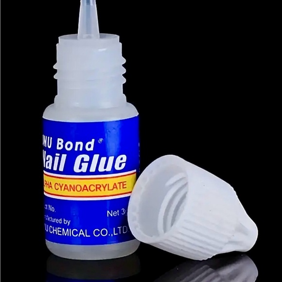 NWOT~ Full Cover Press on Nails, Set of 24 Count. Nail Glue Included - Picture 10 of 11